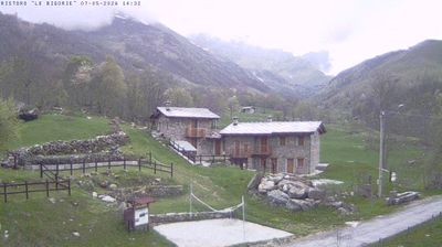 immagine della webcam nei dintorni di Sampeyre: webcam Oncino