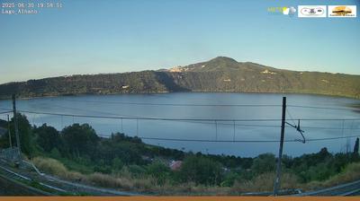 immagine della webcam nei dintorni di Castel San Pietro Romano: webcam Castel Gandolfo