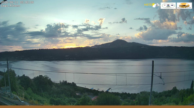 immagine della webcam nei dintorni di Pratica di Mare: webcam Castel Gandolfo