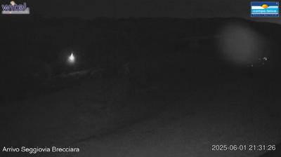 immagine della webcam nei dintorni di Gagliano Aterno: webcam Rocca di Cambio