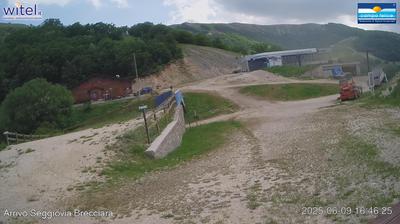 immagine della webcam nei dintorni di Paganica: webcam Rocca di Cambio