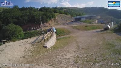 immagine della webcam nei dintorni di Campo Felice: webcam Rocca di Cambio