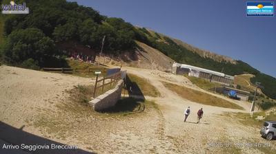immagine della webcam nei dintorni di Campo Imperatore: webcam Rocca di Cambio