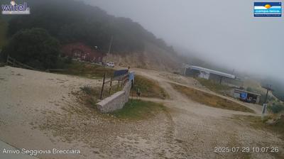 immagine della webcam nei dintorni di Onna: webcam Rocca di Cambio