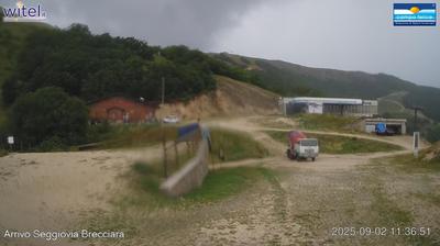 immagine della webcam nei dintorni di Campo Imperatore: webcam Rocca di Cambio