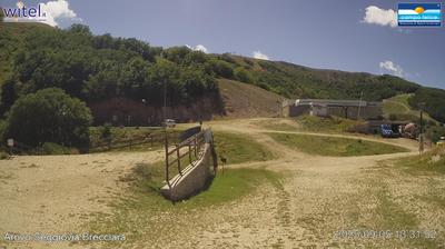 immagine della webcam nei dintorni di Ofena: webcam Rocca di Cambio