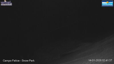 immagine della webcam nei dintorni di Campo Imperatore: webcam Rocca di Cambio