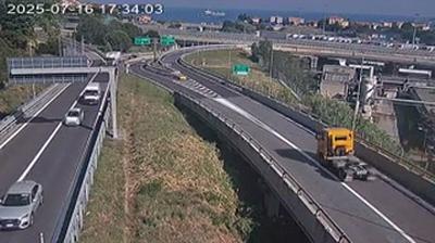 immagine della webcam nei dintorni di Savona: webcam Valleggia