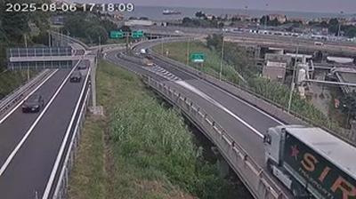 immagine della webcam nei dintorni di Bergeggi: webcam Valleggia