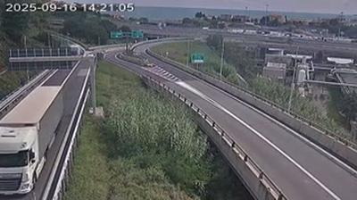 immagine della webcam nei dintorni di Pietra Ligure: webcam Valleggia