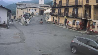 immagine della webcam nei dintorni di Rucas di Bagnolo: webcam Oncino