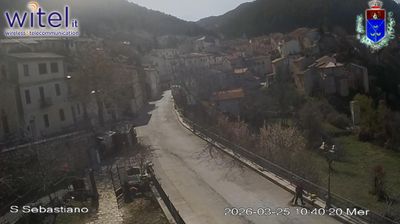immagine della webcam nei dintorni di Civitella Roveto: webcam Bisegna