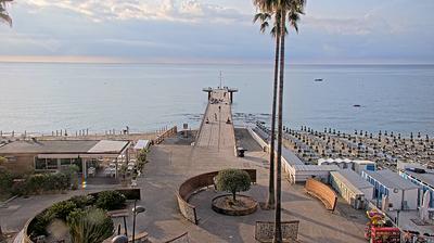 immagine della webcam nei dintorni di Bardineto: webcam Ceriale