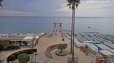 immagine della webcam nei dintorni di Aquila di Arroscia: webcam Ceriale