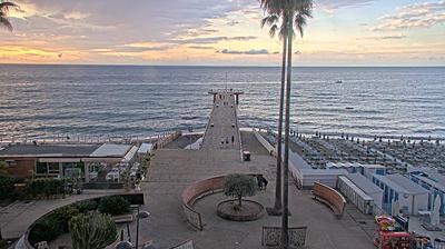 immagine della webcam nei dintorni di Aquila di Arroscia: webcam Ceriale