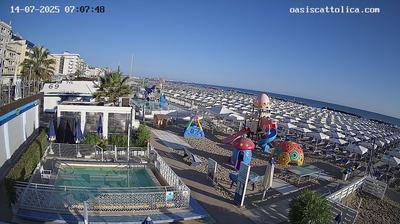 Preview delle webcam di Cattolica › Nord-Est: Oasis de la playa - spiaggia