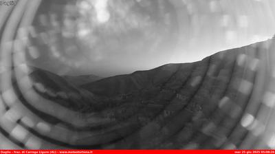 immagine della webcam nei dintorni di Casella: webcam Carrega Ligure