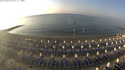 immagine della webcam nei dintorni di Campochiesa: webcam Pietra Ligure