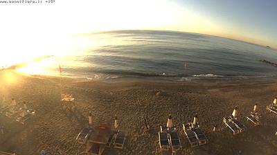 immagine della webcam nei dintorni di Finale Ligure: webcam Pietra Ligure