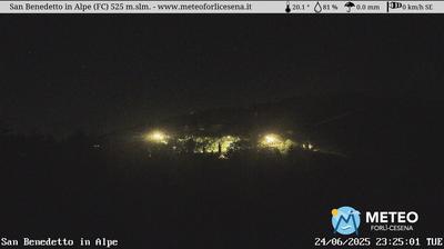 immagine della webcam nei dintorni di Palazzuolo sul Senio: webcam San Benedetto in Alpe