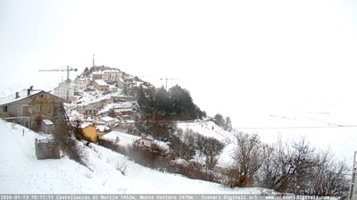immagine della webcam nei dintorni di Sarnano: webcam Castelluccio Norcia