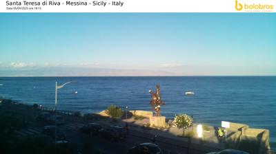 immagine della webcam nei dintorni di Giardini-Naxos: webcam Santa Teresa di Riva