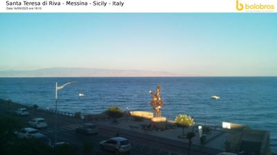 immagine della webcam nei dintorni di Reggio Calabria: webcam Santa Teresa di Riva