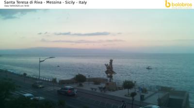 immagine della webcam nei dintorni di Messina: webcam Santa Teresa di Riva
