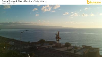 immagine della webcam nei dintorni di Mandanici: webcam Santa Teresa di Riva
