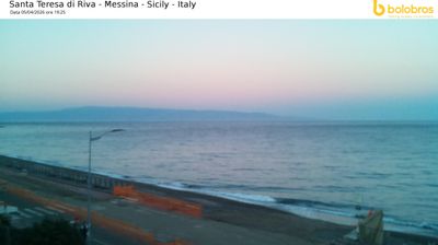 immagine della webcam nei dintorni di Barcellona Pozzo di Gotto: webcam Santa Teresa di Riva