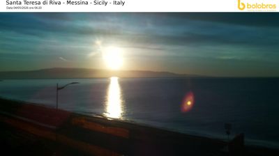 immagine della webcam nei dintorni di Reggio Calabria: webcam Santa Teresa di Riva