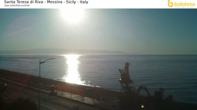 immagine della webcam nei dintorni di Reggio Calabria: webcam Santa Teresa di Riva