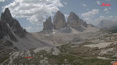Preview delle webcam di Dobbiaco › Sud-Ovest: Three peaks of Lavaredo - Tre Cime di Lavaredo
