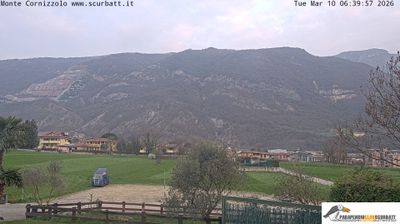 immagine della webcam nei dintorni di Capiago Intimiano: webcam Suello