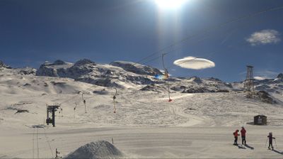 immagine della webcam nei dintorni di Valtournenche Colle Superiore: webcam Cervinia Plan Maison