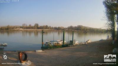 immagine della webcam nei dintorni di Bagnolo in Piano: webcam Boretto