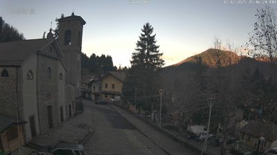 immagine della webcam nei dintorni di Passo del Lupo: webcam Frassinoro