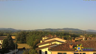 immagine della webcam nei dintorni di Varano de' Melegari: webcam Grazzano Visconti