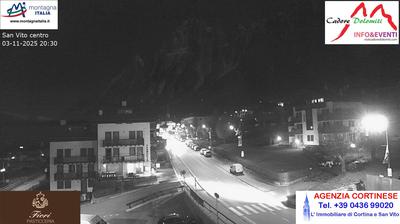 immagine della webcam nei dintorni di Cortina d'Ampezzo: webcam Passo di Giau