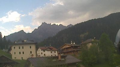 immagine della webcam nei dintorni di Palafavera: webcam Caviola
