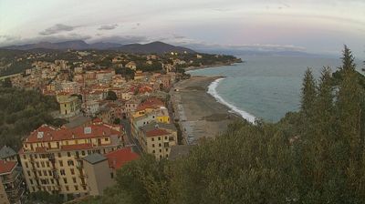 immagine della webcam nei dintorni di Quiliano: webcam Celle Ligure