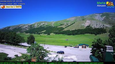 immagine della webcam nei dintorni di Villetta Barrea: webcam Monte Pratello
