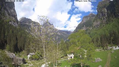 immagine della webcam nei dintorni di San Giacomo Filippo: webcam Val Masino