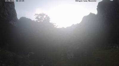 immagine della webcam nei dintorni di Menarola: webcam Val Masino