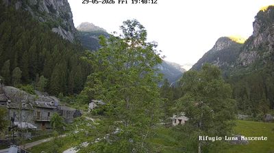 immagine della webcam nei dintorni di San Simone Baita del Camoscio: webcam Val Masino