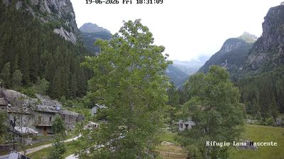 immagine della webcam nei dintorni di San Simone Baita del Camoscio: webcam Val Masino