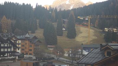 immagine della webcam nei dintorni di Carisolo: webcam Rifugio Viviani