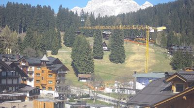 immagine della webcam nei dintorni di San Lorenzo in Banale: webcam Rifugio Viviani