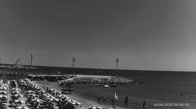 immagine della webcam nei dintorni di Chiusanico: webcam Marina Di Andora