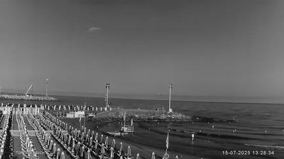 immagine della webcam nei dintorni di Oneglia: webcam Marina Di Andora